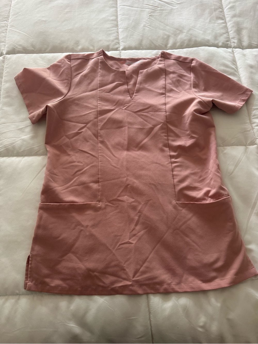 MANDALA  Scrub Set Womens XS Dusty Rose 
V neck top /Jogger Bottoms